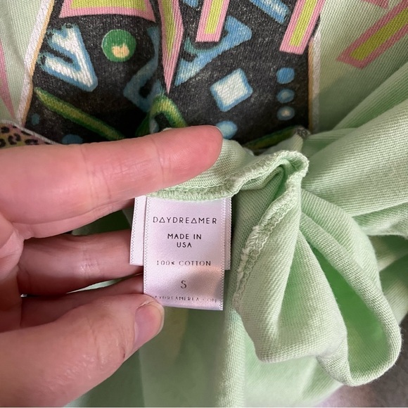 DAYDREAMER x REVOLVE Def Leppard Crop Long Sleeve Tee - Picture 7 of 8